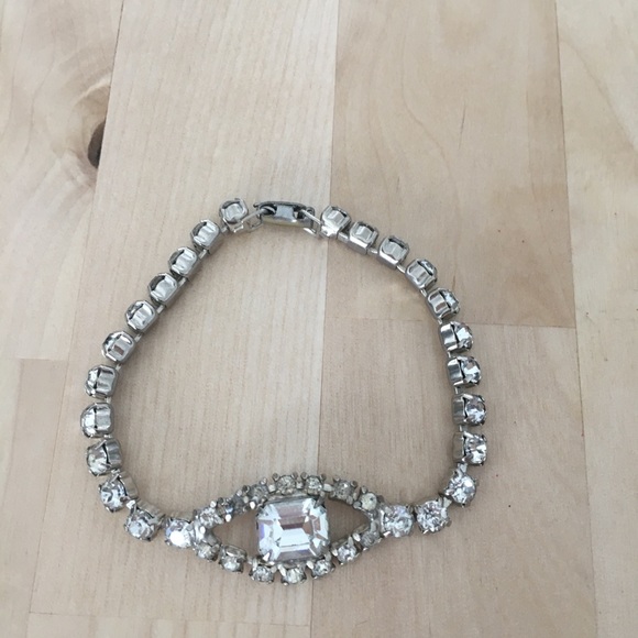 Vintage inspired diamanté bracelet - Picture 2 of 2